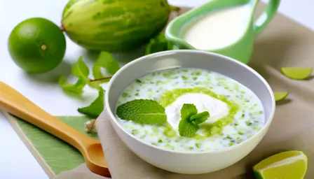 Kold agurkesuppe med yoghurt og mynte
