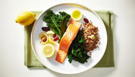 Ovnbagt laks med grønkål og quinoa
