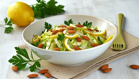 Sprød fennikelsalat med citron og mandler
